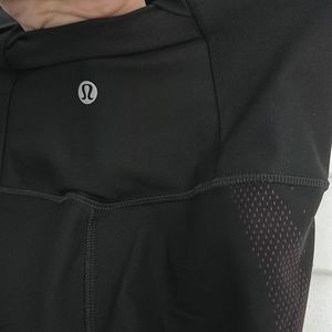 NWT: lululemon Mapped out HR Tight 28”